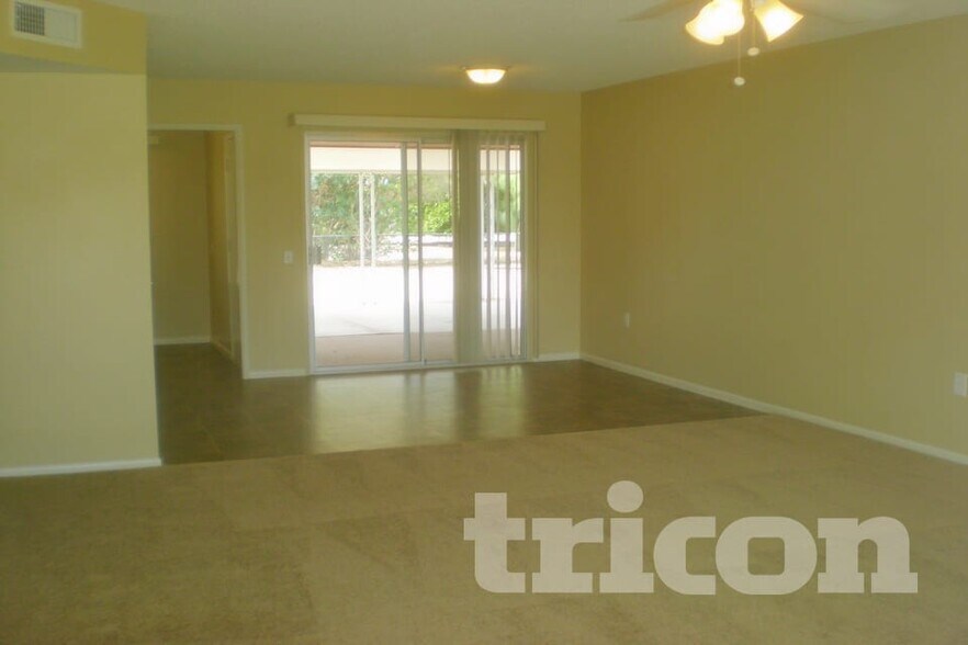 Building Photo - 10025 W Coggins Dr