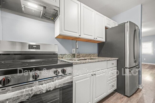 Building Photo - 1156 Hubbard St SW