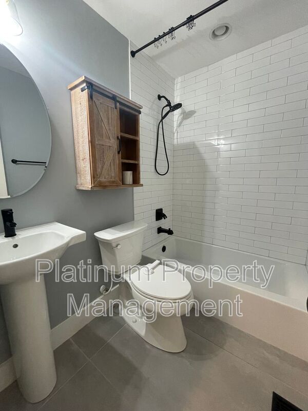 Building Photo - 3828 Donaldson Dr