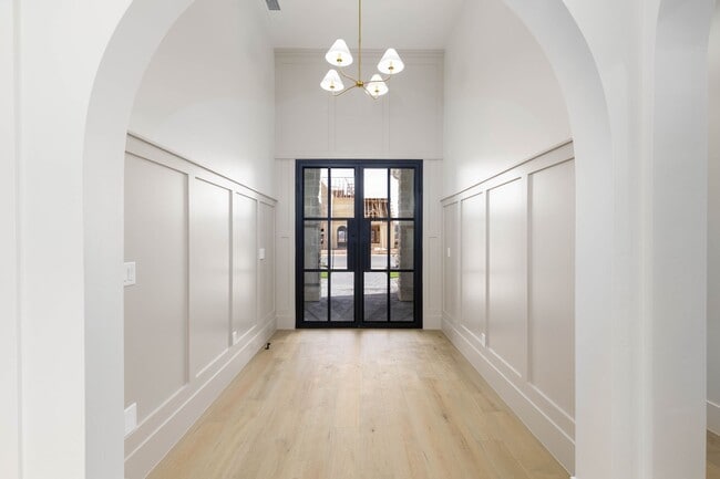 Building Photo - Beautiful single story with 4 bedrooms close to Crimson High School
