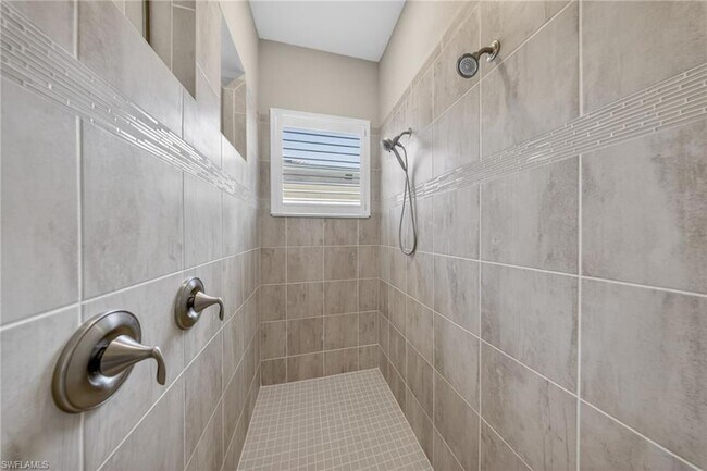 Building Photo - 14930 Blue Bay Cir