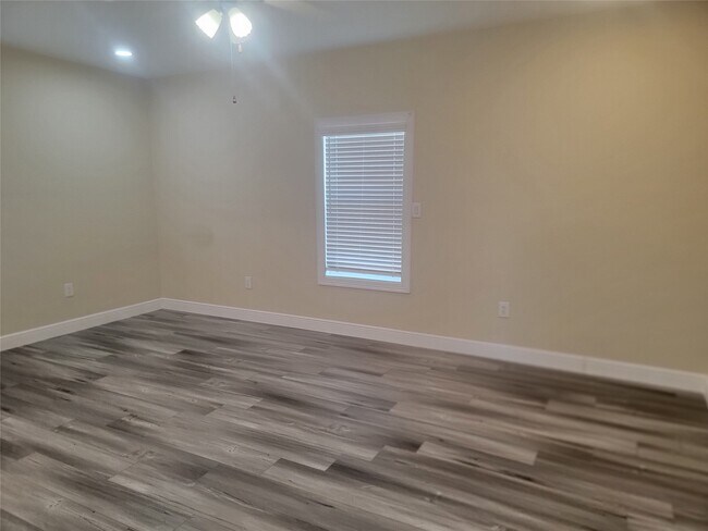 Building Photo - 2250 Rd 5732