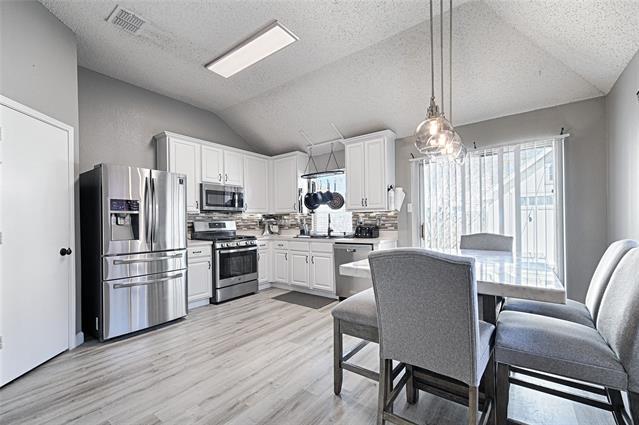 Building Photo - 903 Gillon Dr