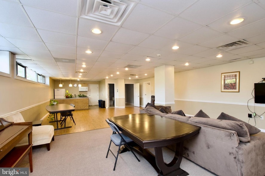 Building Photo - 5353 Columbia Pike