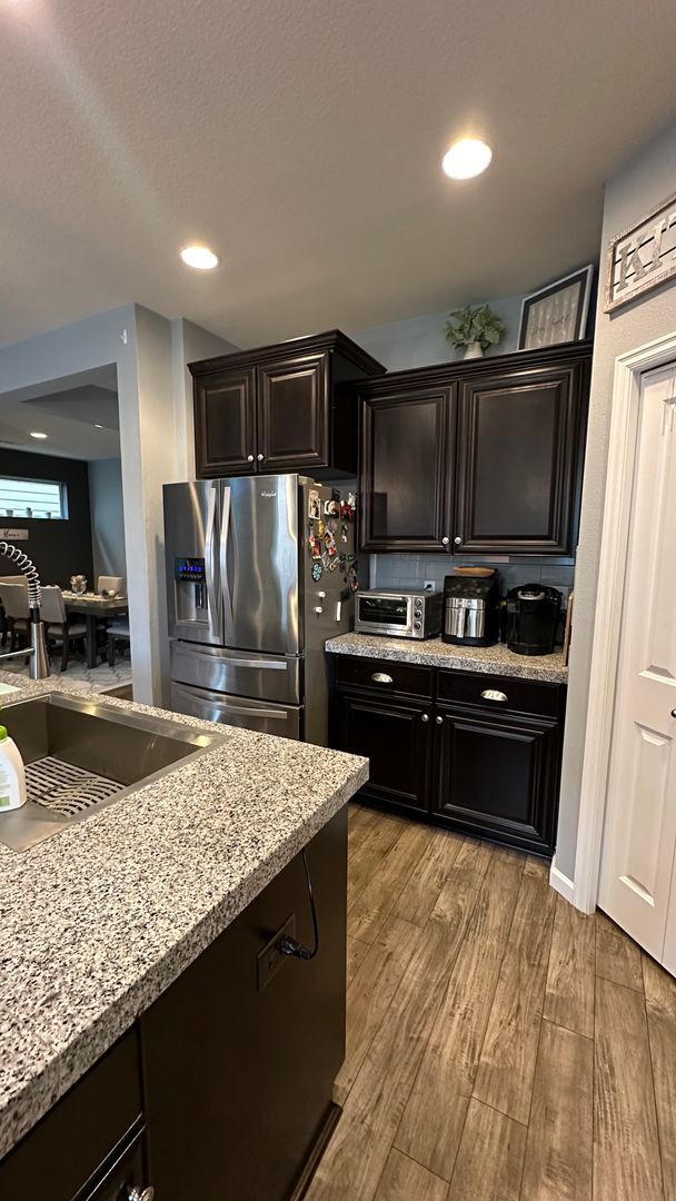 Building Photo - Gorgeous Corner lot 4 bed home! Happy Vall...