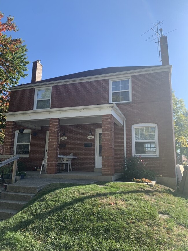 Primary Photo - 2696 East Ave