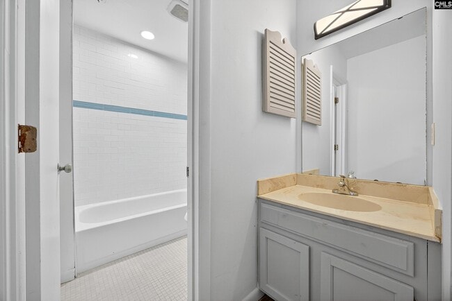 Building Photo - 298 Outrigger Ln