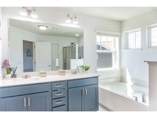 Building Photo - 140X Ironwood Ct