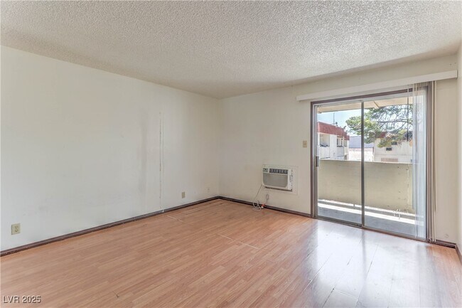 Building Photo - 5404 S Swenson St