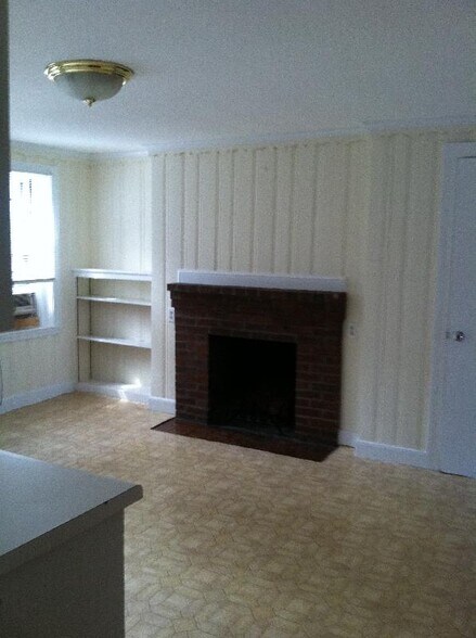 Building Photo - 16 Pinckney St