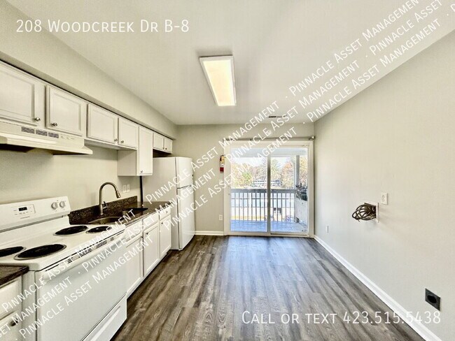 Building Photo - 208 Woodcreek Rd