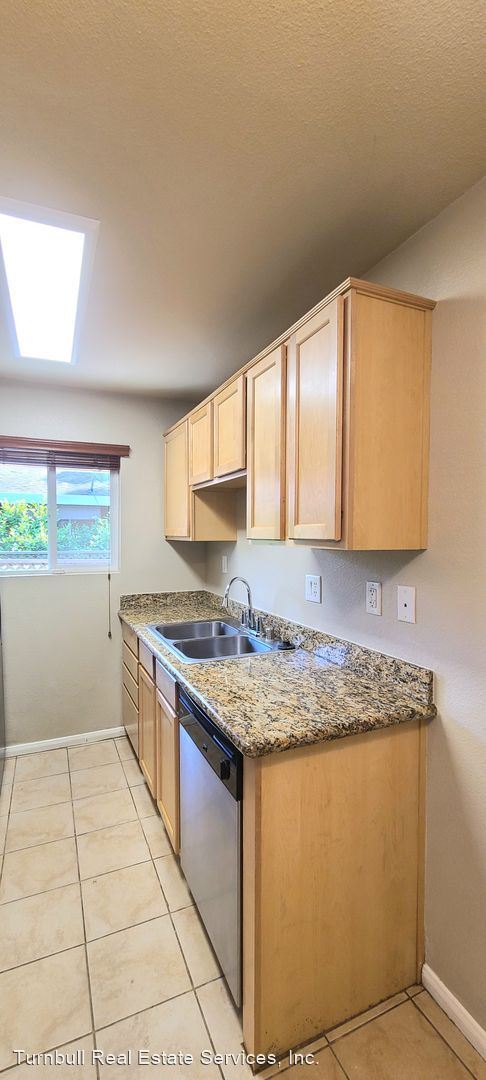 Building Photo - 2 br, 1 bath House - 4713 AMBER LN #2 - AM...