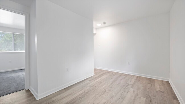Building Photo - 4389 Pembrook Village Dr