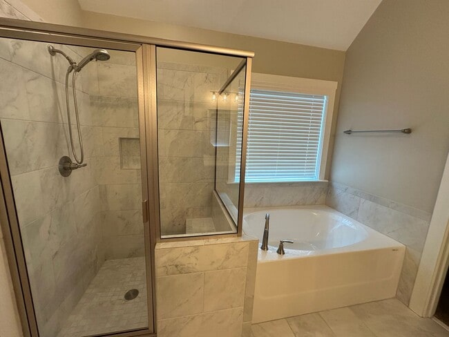 Building Photo - Beautiful Prattville Home