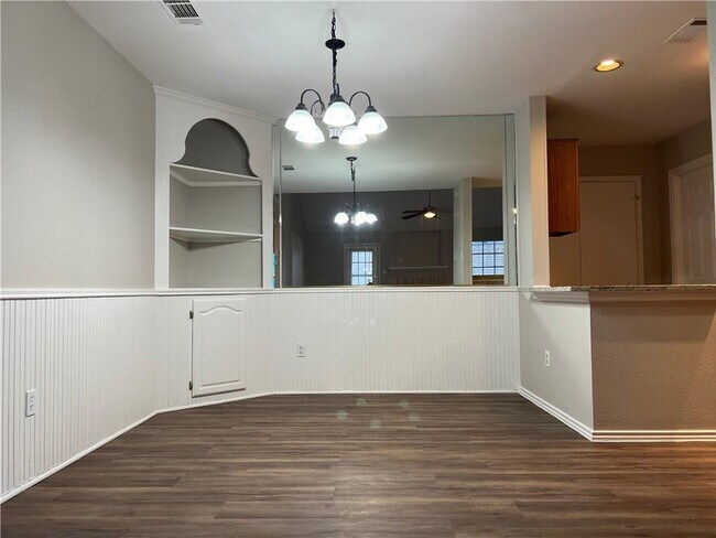 Building Photo - 4714 Castleman Dr