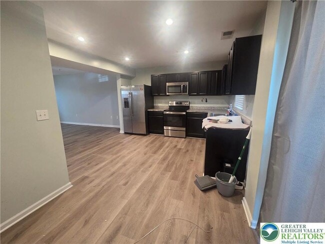 Building Photo - 2500 Alex Rd