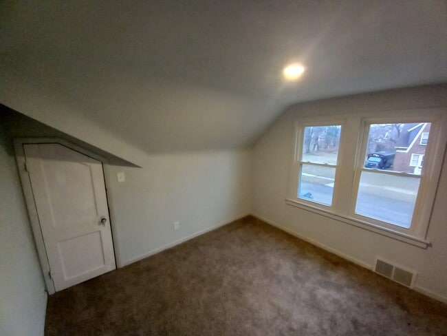 Building Photo - 14849 Lesure St