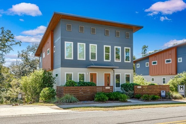 Primary Photo - 1701-1702 Metropolitan Blvd
