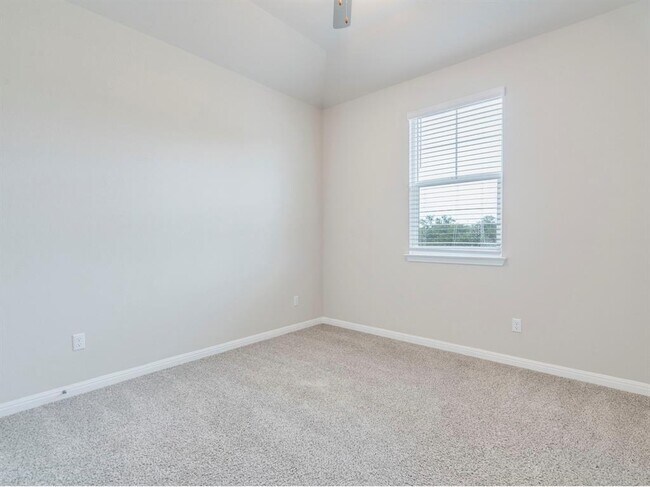 Building Photo - 285 Cathedral Mountain Dr