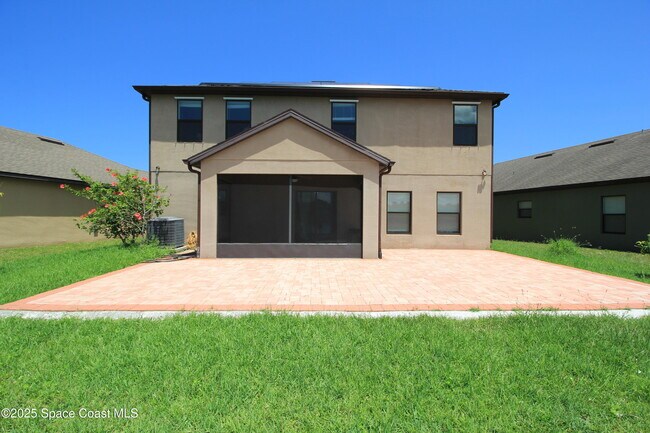 Building Photo - 824 Musgrass Cir