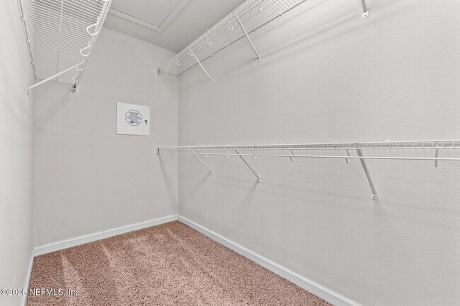 Building Photo - 6791 Roundleaf Dr