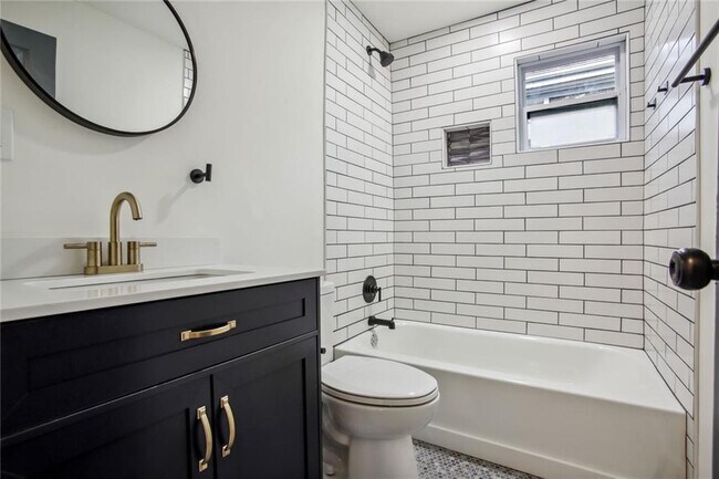 Building Photo - 782 Dixie Ave NE