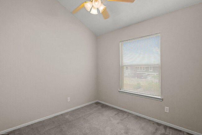 Building Photo - "Charming 3-Bed El Paso Retreat with Cozy ...