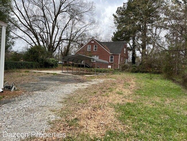 Building Photo - 3 br, 1 bath House - 1311 Parkview Circle