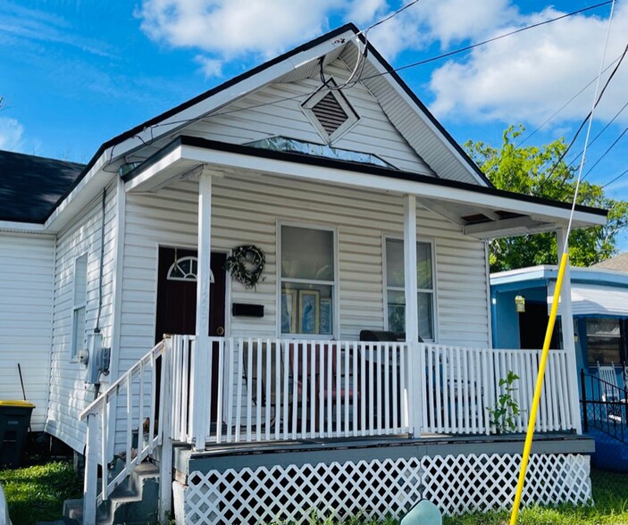 Primary Photo - 1267 W 4th St