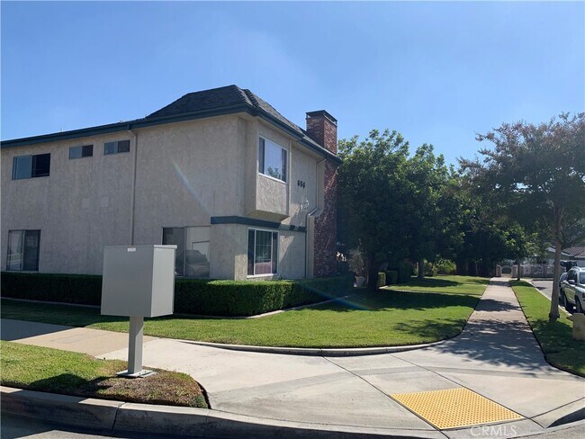 Building Photo - 656 Lemar Park Dr