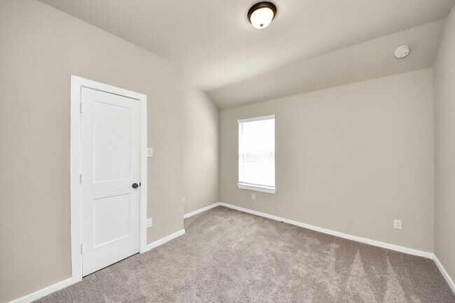 Building Photo - 7006 Winterberry Gln Ln