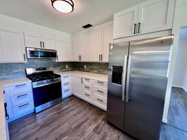 Building Photo - Charming Home in Ocean Lakes Community