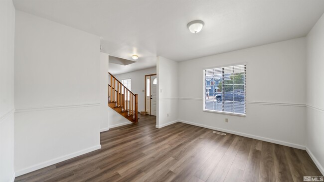 Building Photo - 2977 Pinebrook Dr