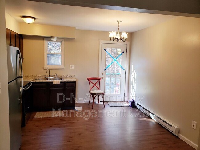 Building Photo - 307 Adams Dr