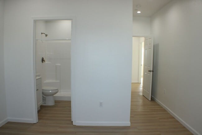 Building Photo - Brand New -4BD + 2BTH Solar-Powered Home