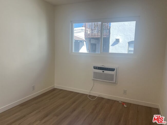 Building Photo - 1411 Innes Pl