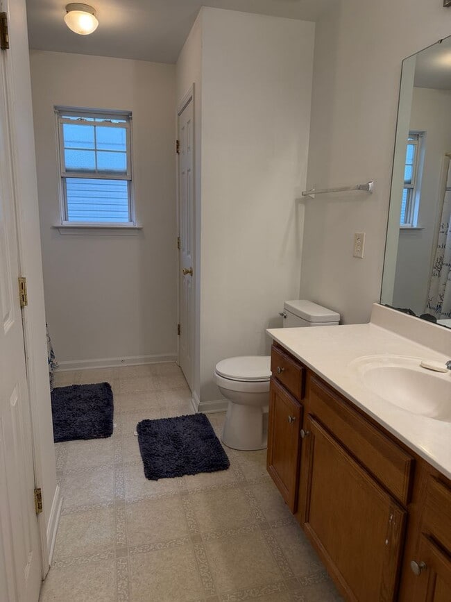 Building Photo - Spacious 4-Bedroom Rental Home with Garage