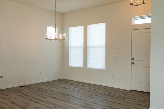 Building Photo - Stunning 4BD/3BA Home in Wolf Ranch – Mode...