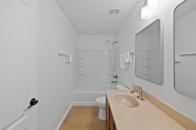 Building Photo - 8825 Stambourne St