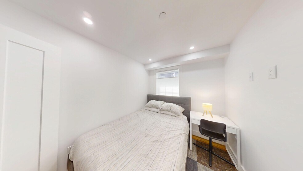 Building Photo - 36 Shepard St