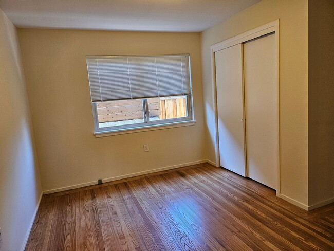 Building Photo - Affordable 1/1 San Bruno