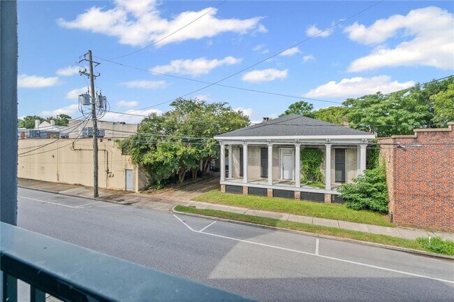 Building Photo - 412 Dauphin St