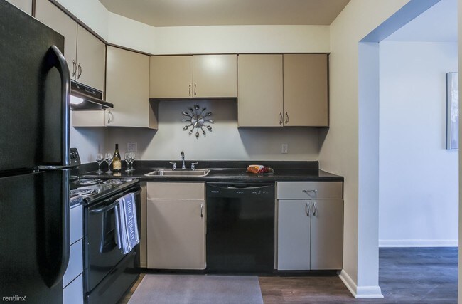 Building Photo - 3235 Soft Water Lake Dr NE