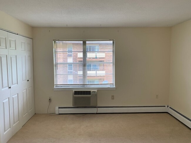Building Photo - Upper Level Unit With Heat and Hot Water I...