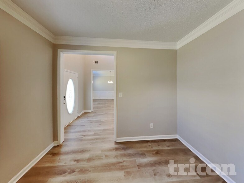 Building Photo - 10481 Sand Ct