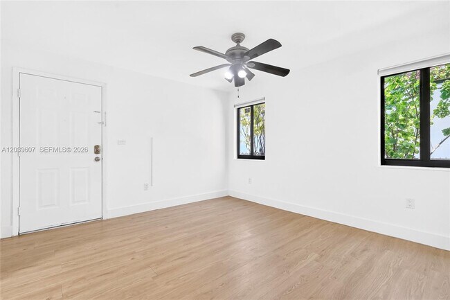 Building Photo - 3522 SW 25th St