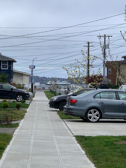 Building Photo - 2551 57th Ave SW