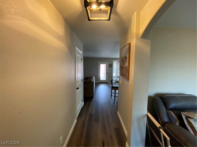 Building Photo - 1005 E McKnight Ave