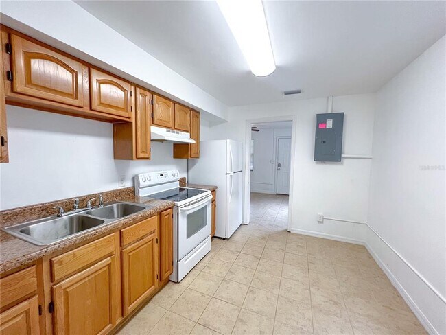 Building Photo - 626 NW 31st Pl