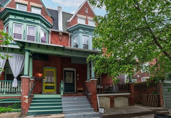 Building Photo - 4813 Walton Ave
